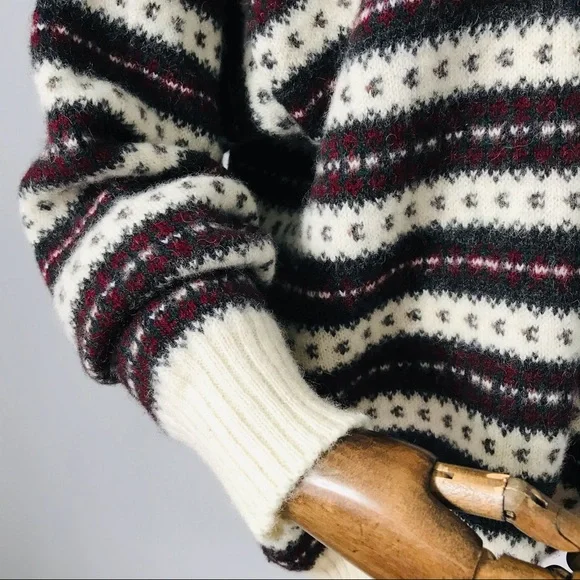 Vintage Shetland Wool Fair Isle Sweater | Made in Hong Kong - Picture 5 of 15